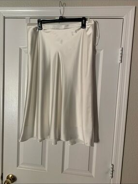 Gianni Bini Cream Satin A-Line Skirt